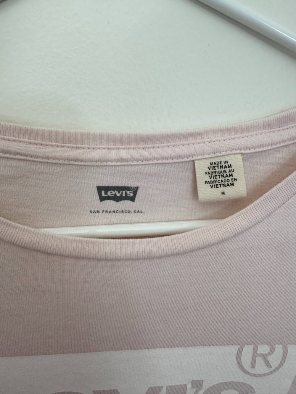 Levis Women's T-Shirt - Picture 4 of 5